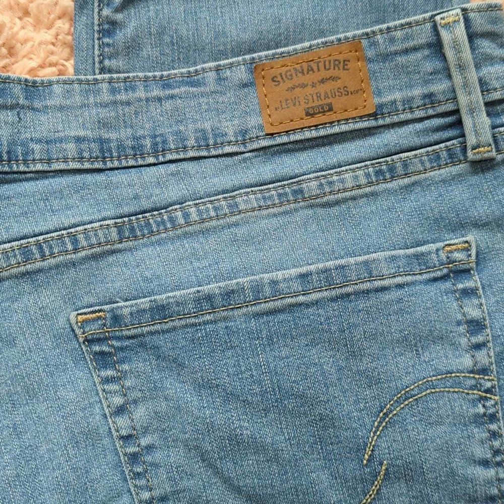 Levi's Shaping Skinny Distressed Denim Jeans 18 - Picture 8 of 9